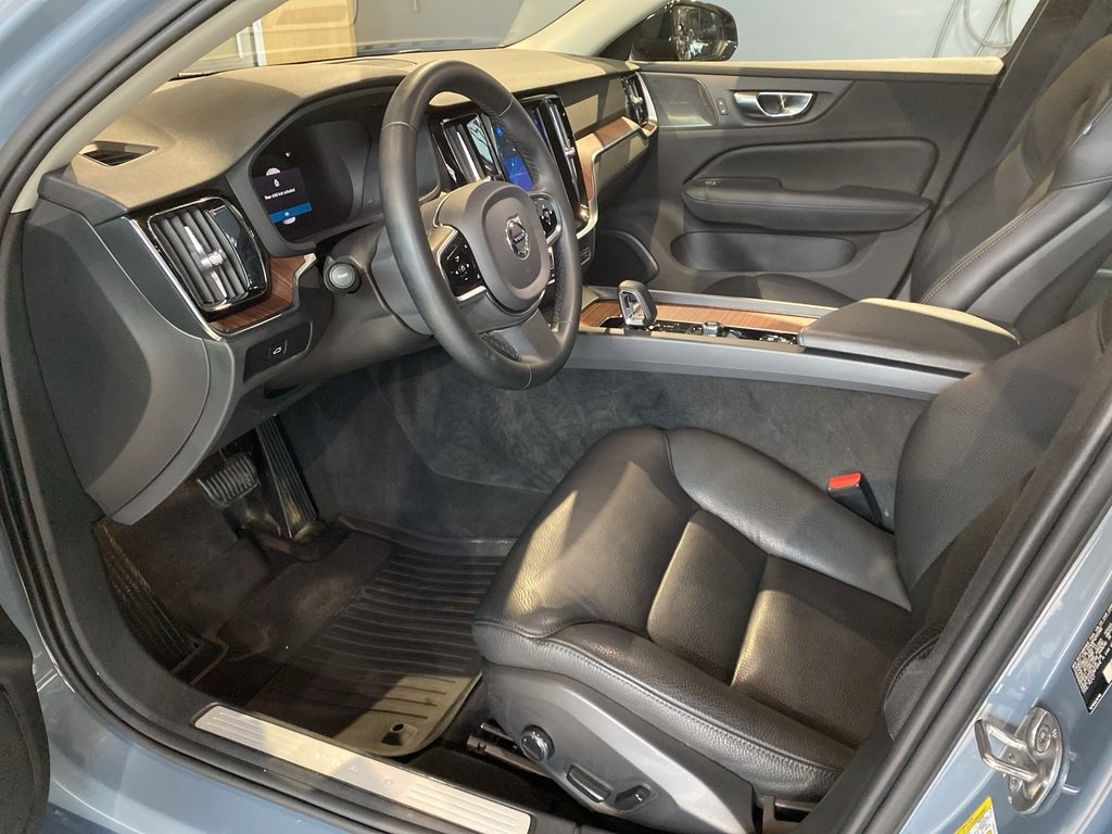 2023 Volvo S60 B5 AWD Plus - Dark-9