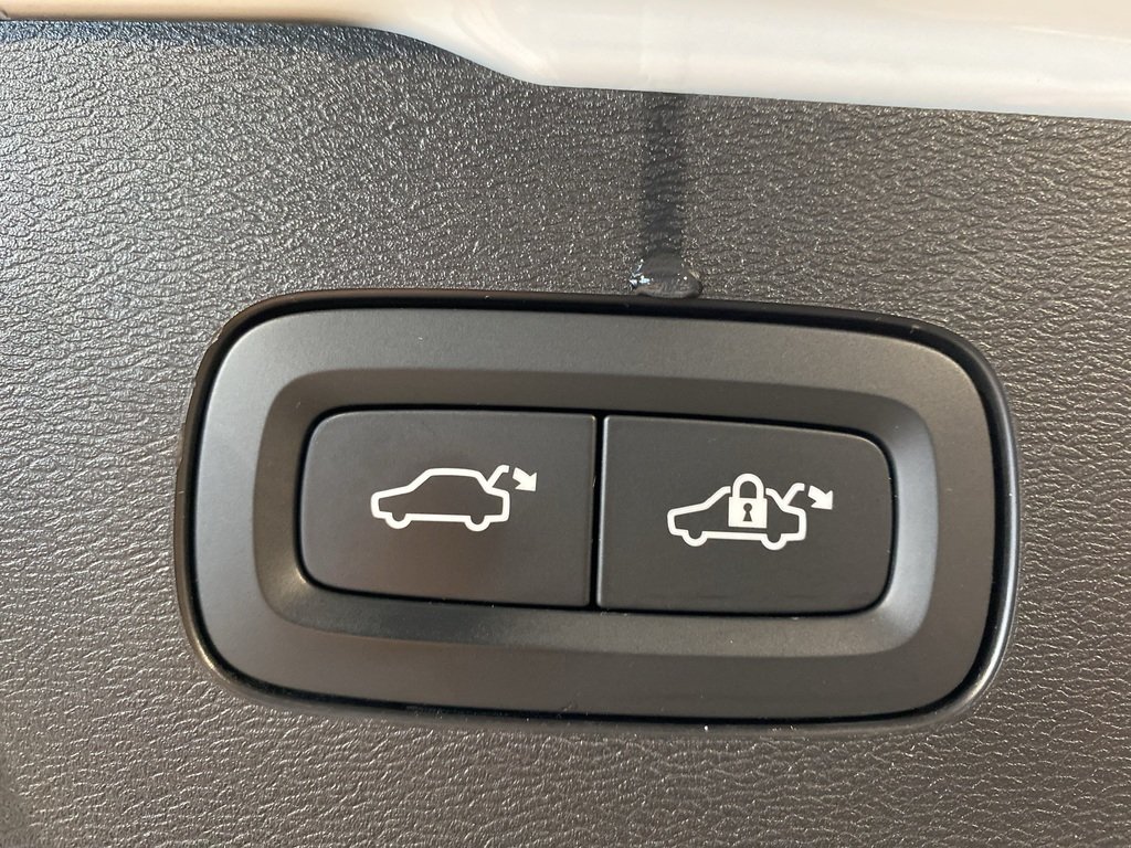 2025 Volvo V60 Cross Country B5 AWD Plus-20