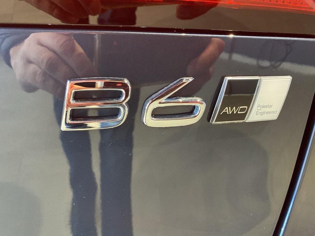 2022 Volvo V90 Cross Country B6 AWD-26