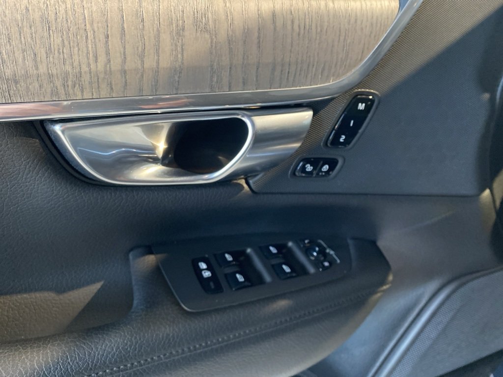 2022 Volvo V90 Cross Country B6 AWD-11