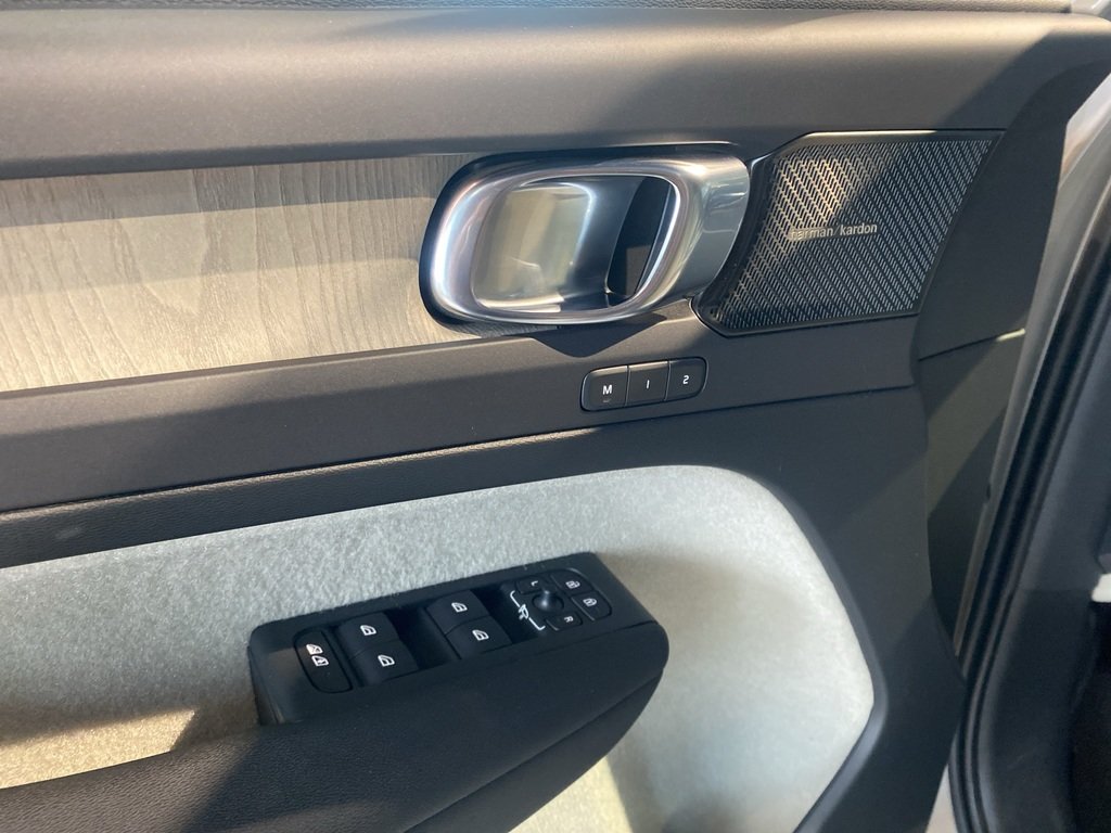 2020 Volvo XC40 T5 AWD Inscription-11