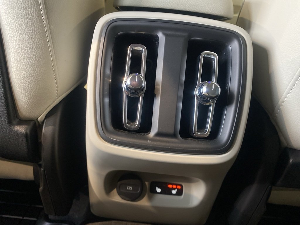 2020 Volvo XC40 T5 AWD Inscription-18
