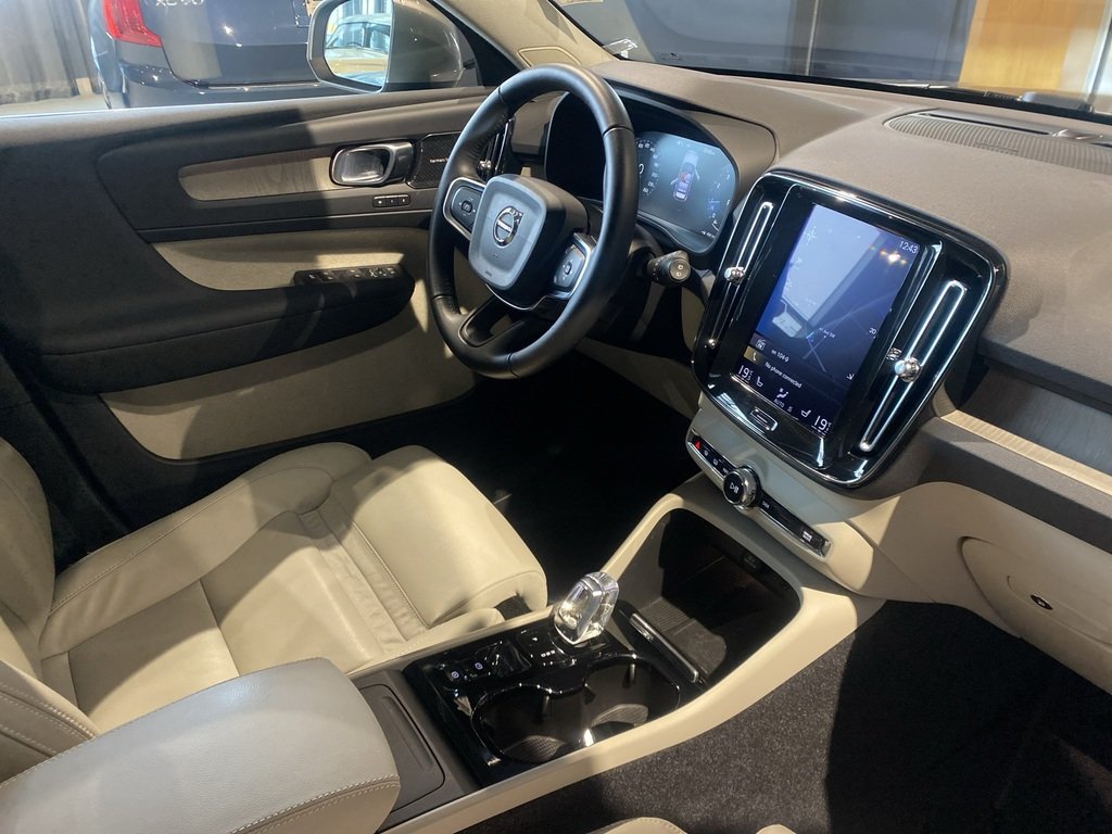 2020 Volvo XC40 T5 AWD Inscription-23