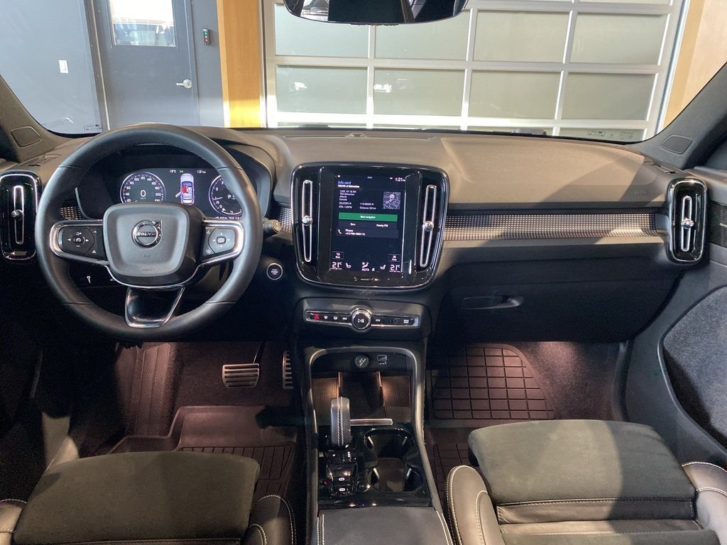 2022 Volvo XC40 T5 AWD R-Design-10