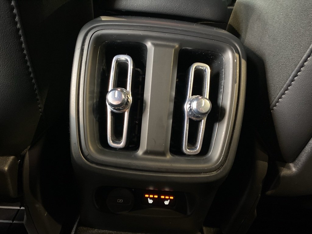 2022 Volvo XC40 T5 AWD R-Design-18