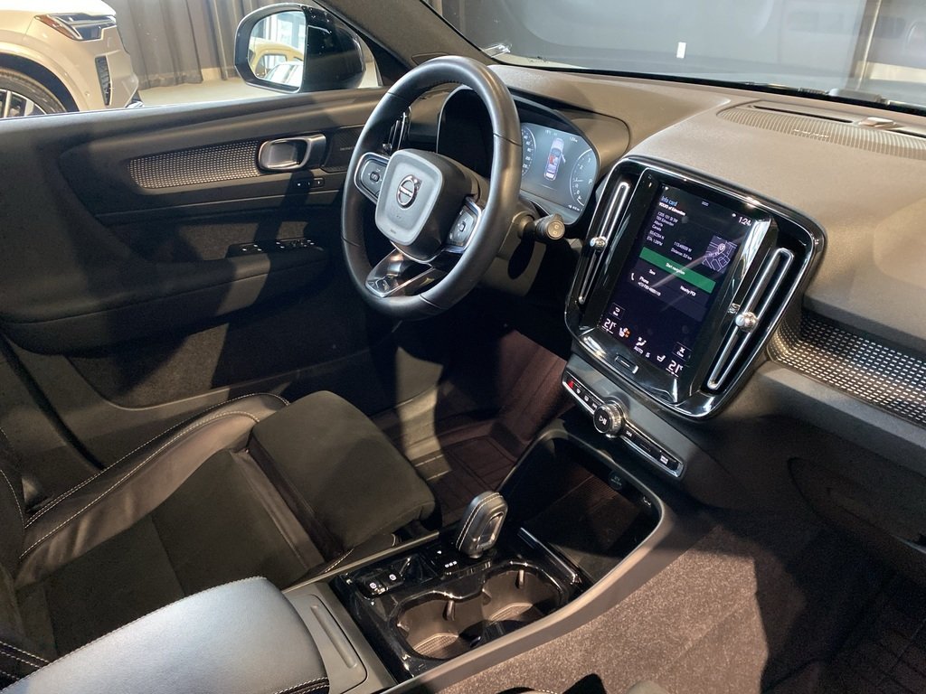 2022 Volvo XC40 T5 AWD R-Design-23