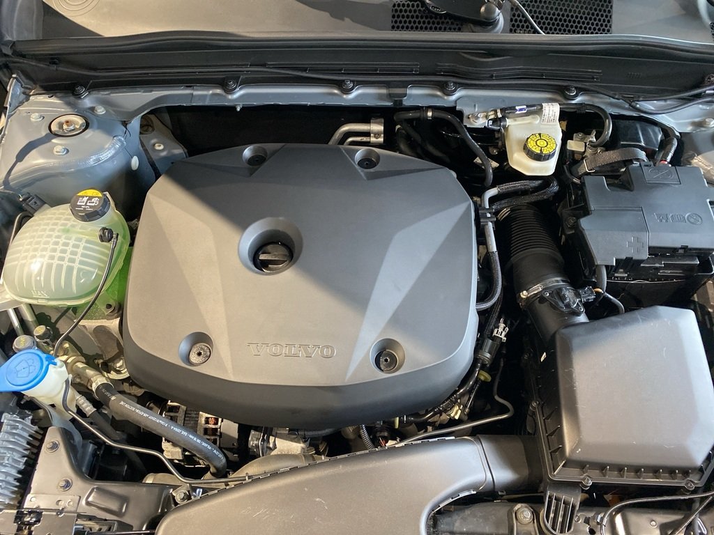 2022 Volvo XC40 T5 AWD R-Design-25