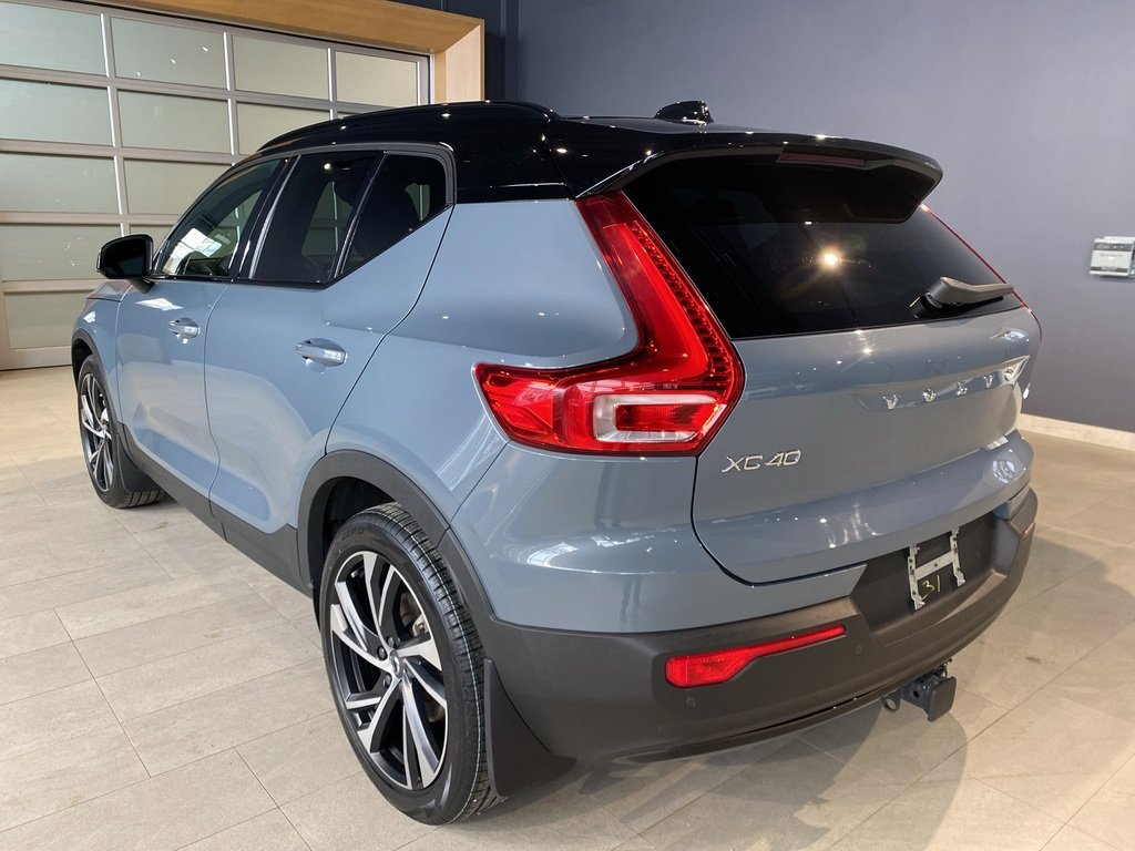 2022 Volvo XC40 T5 AWD R-Design-2