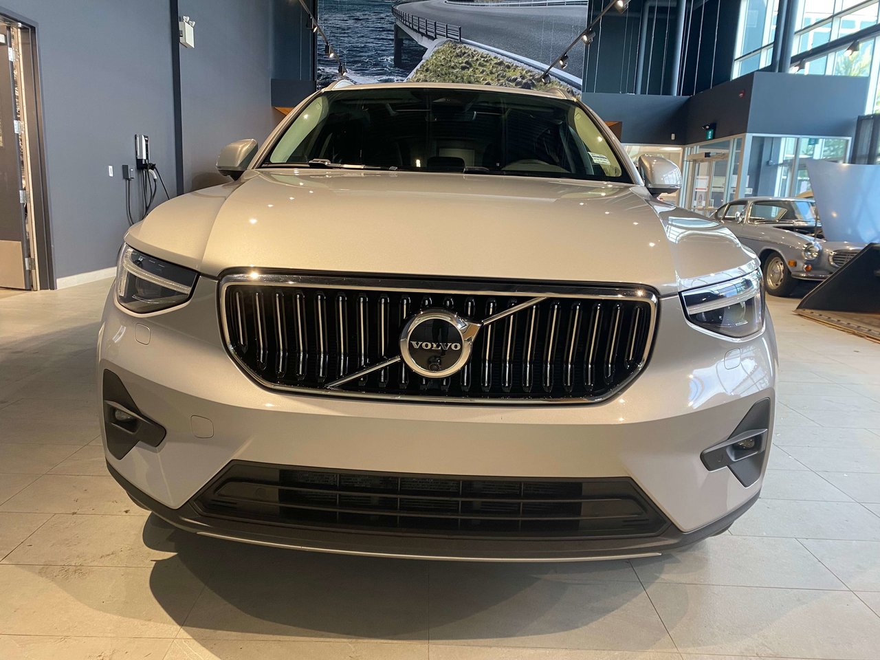 2023 Volvo XC40 B5 AWD Ultimate - Bright-6