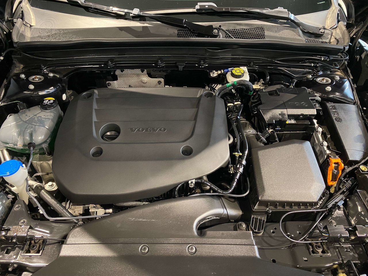 2023 Volvo XC40 B5 AWD Plus - Bright-25
