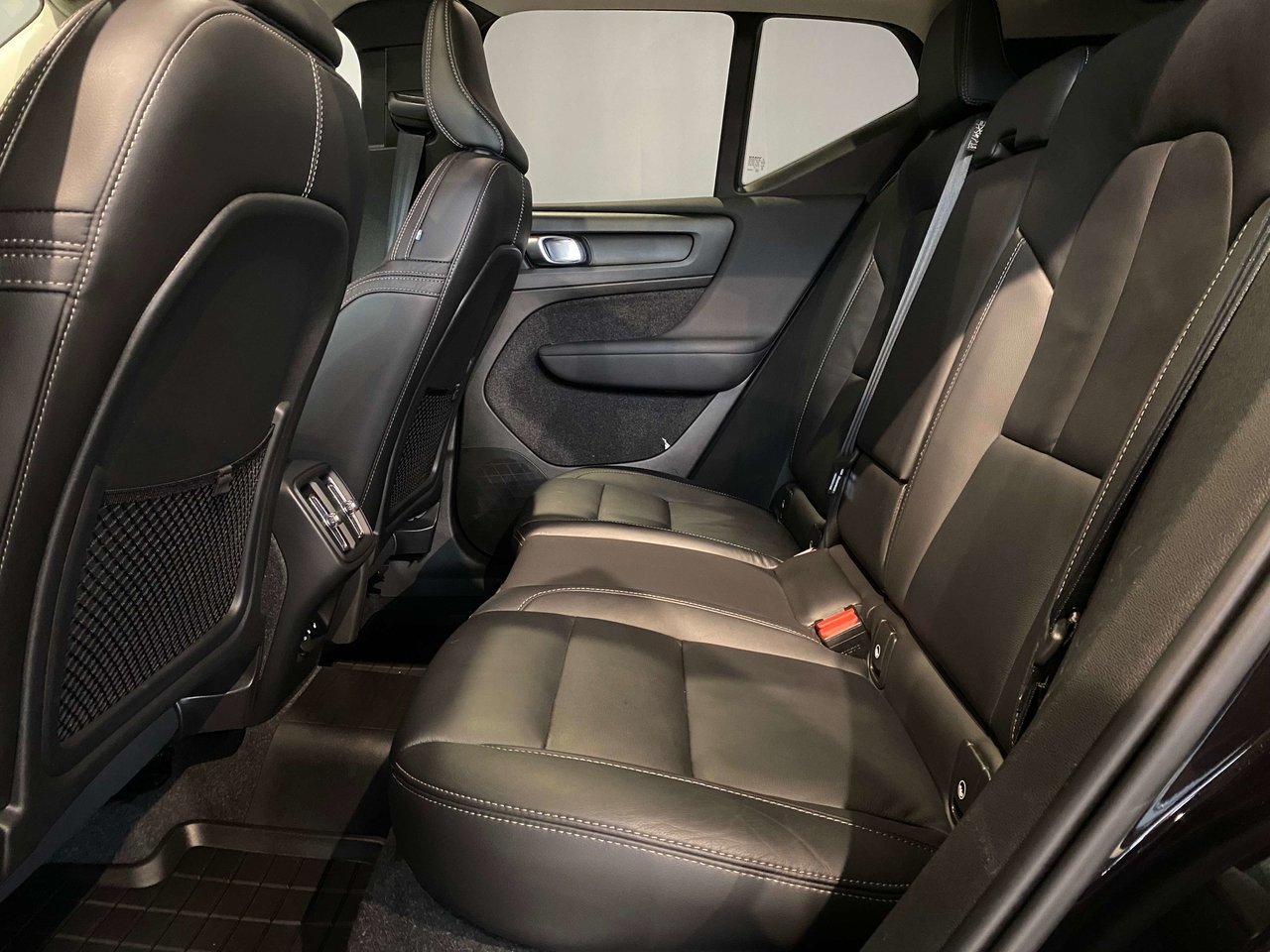 2023 Volvo XC40 B5 AWD Plus - Bright-17