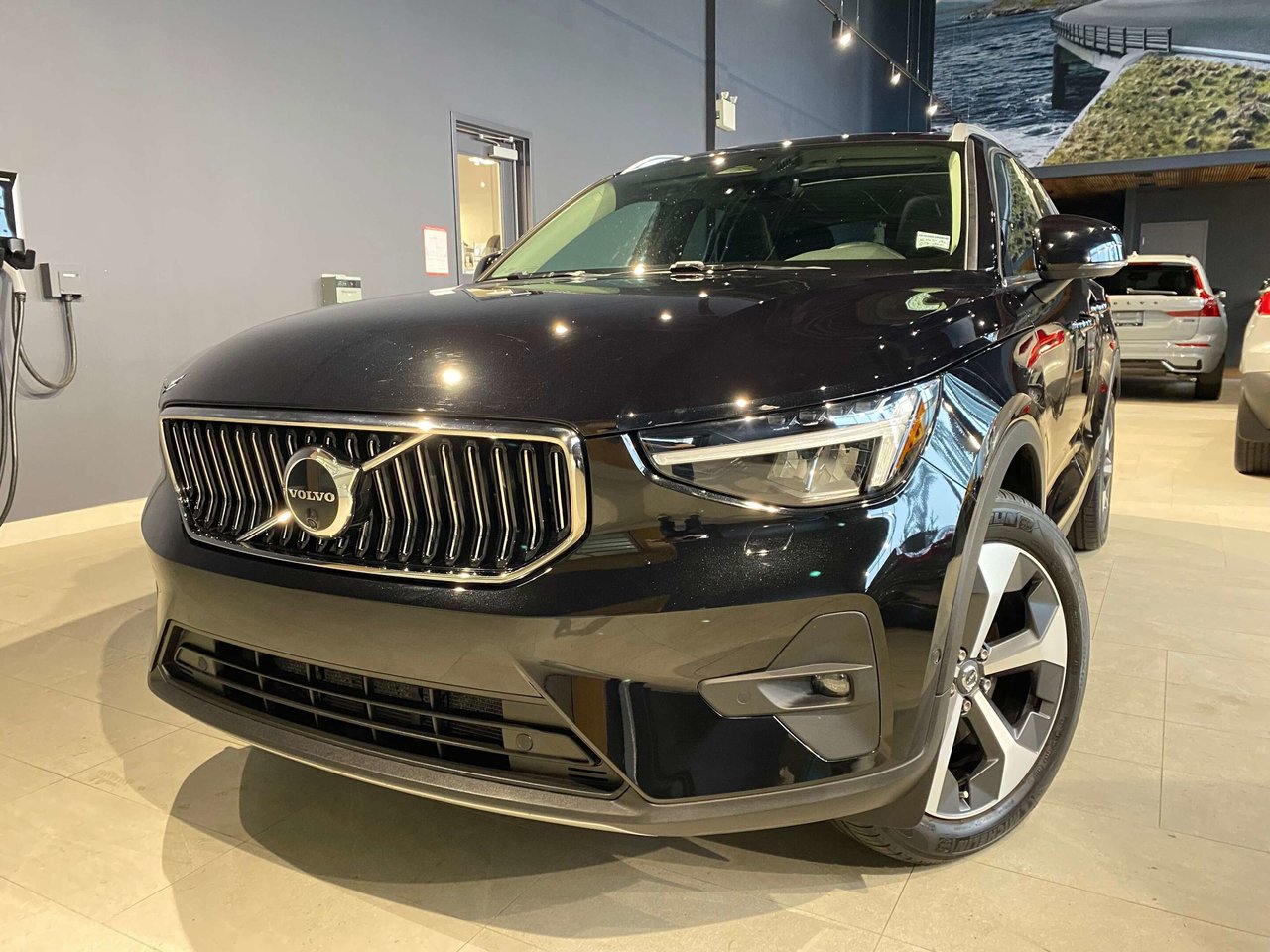 2023 Volvo XC40 B5 AWD Plus - Bright-0