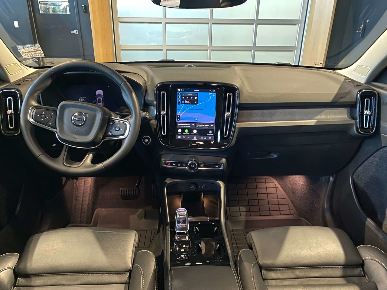 2024 Volvo XC40 B5 AWD Plus Bright Theme-10