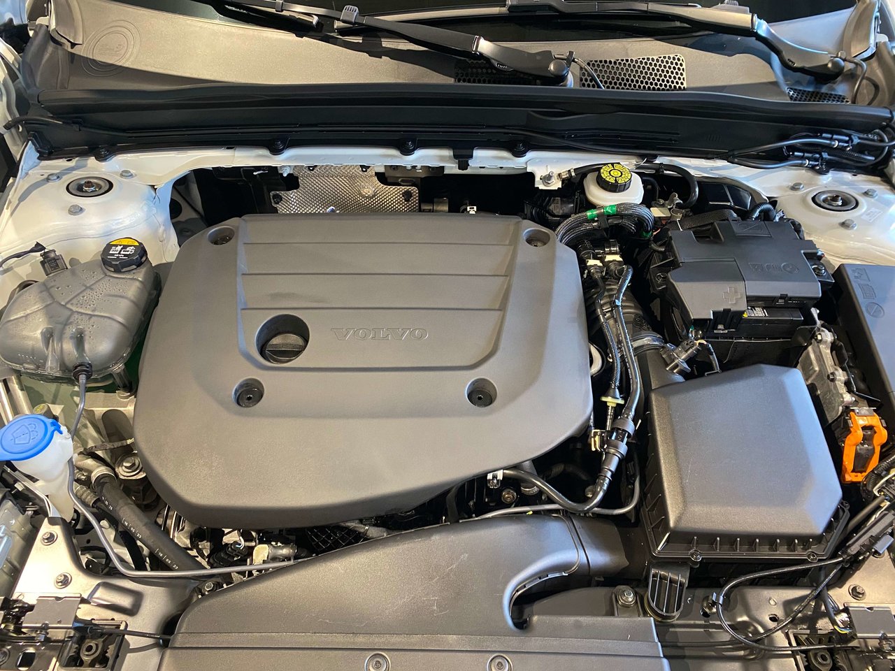 2024 Volvo XC40 B5 AWD Plus Bright Theme-25