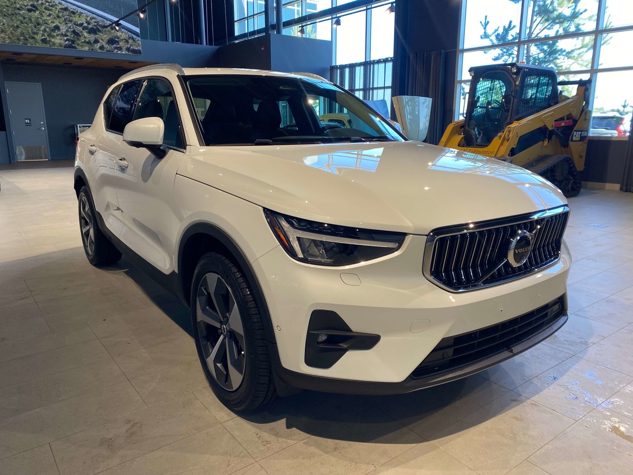 2024 Volvo XC40 B5 AWD Plus Bright Theme-6