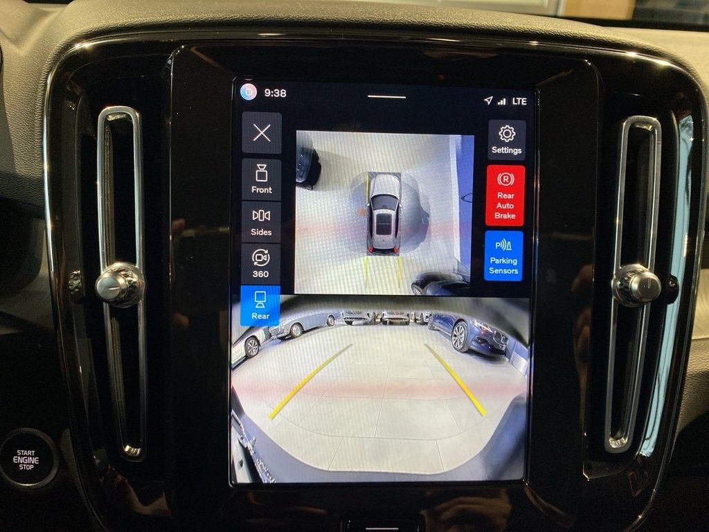 2025 Volvo XC40 B5 AWD Plus Dark Theme-16