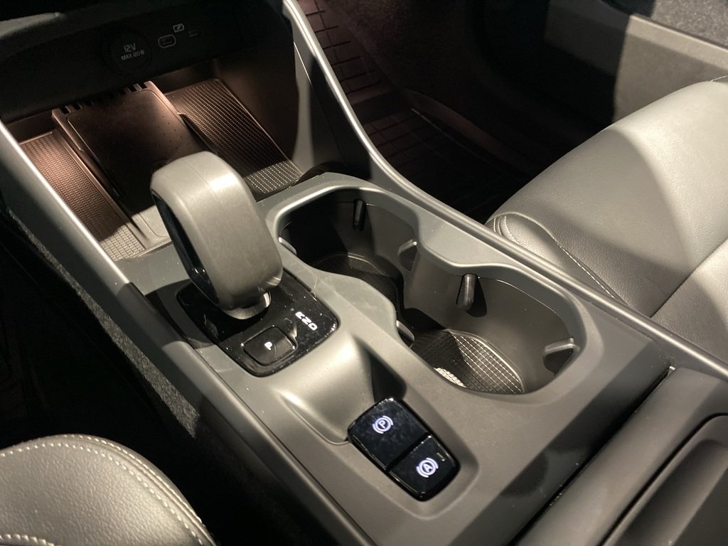 2025 Volvo XC40 B5 AWD Core Bright Theme-12