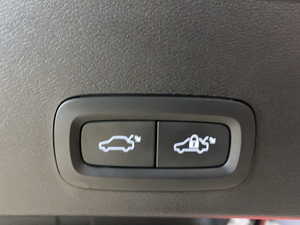 2025 Volvo XC40 B5 AWD Core Bright Theme-20