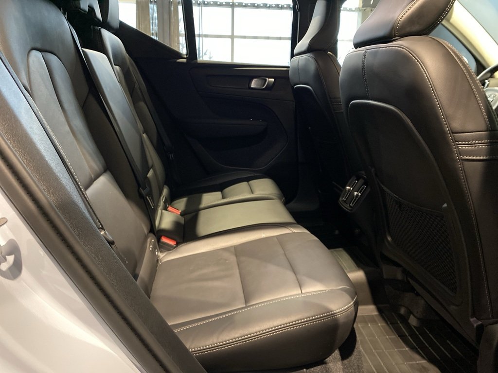 2025 Volvo XC40 B5 AWD Core Bright Theme-21