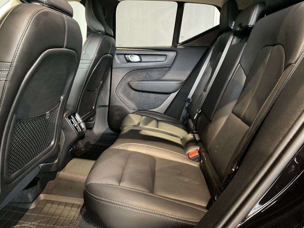 2025 Volvo XC40 B5 AWD Core Bright Theme-17