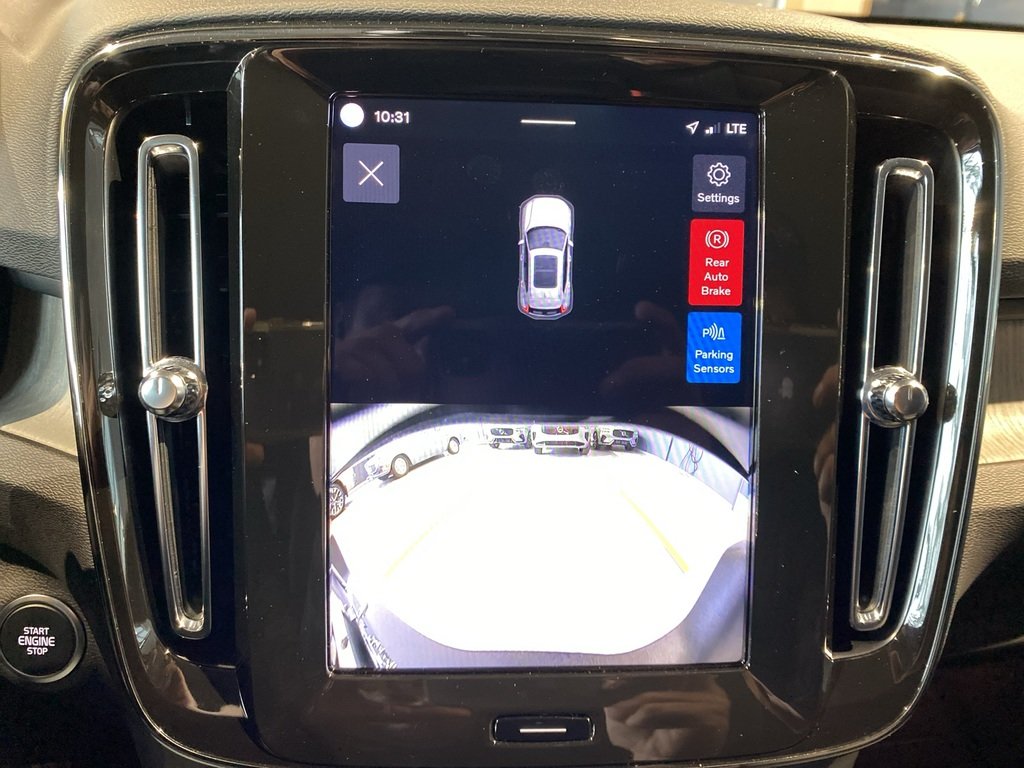 2025 Volvo XC40 B5 AWD Core Bright Theme-16