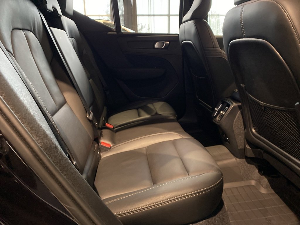 2025 Volvo XC40 B5 AWD Core Bright Theme-21