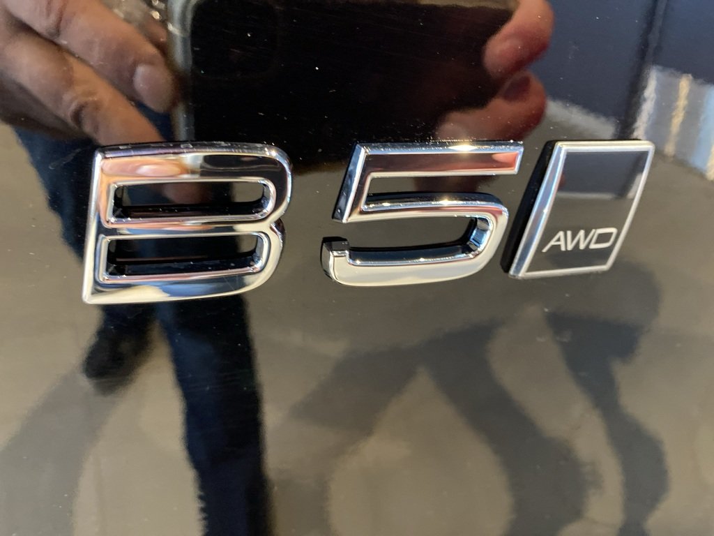 2025 Volvo XC40 B5 AWD Core Bright Theme-25