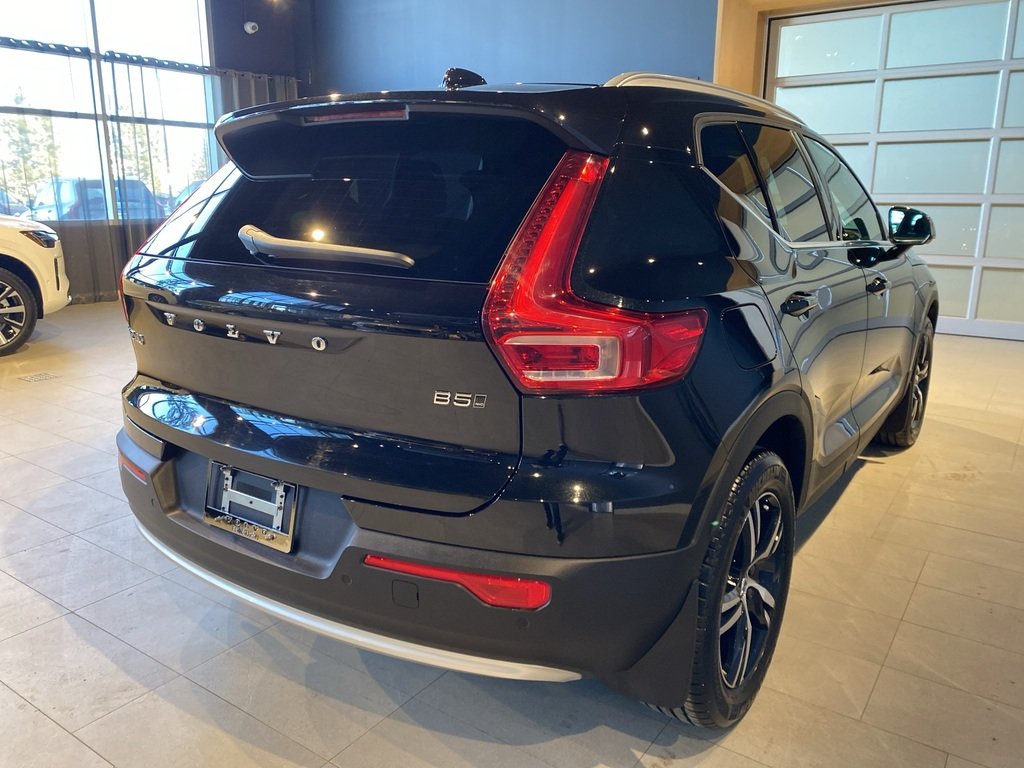 2025 Volvo XC40 B5 AWD Core Bright Theme-4