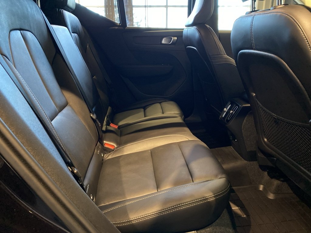 2025 Volvo XC40 B5 AWD Core Bright Theme-21