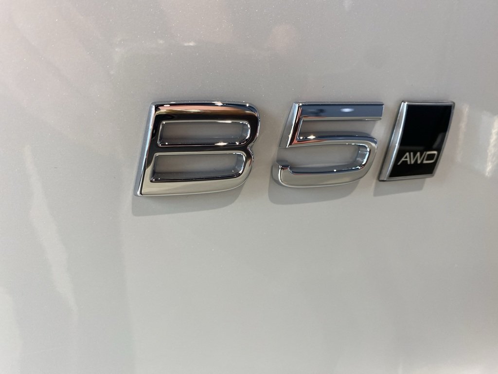 2025 Volvo XC40 B5 AWD Core Bright Theme-24