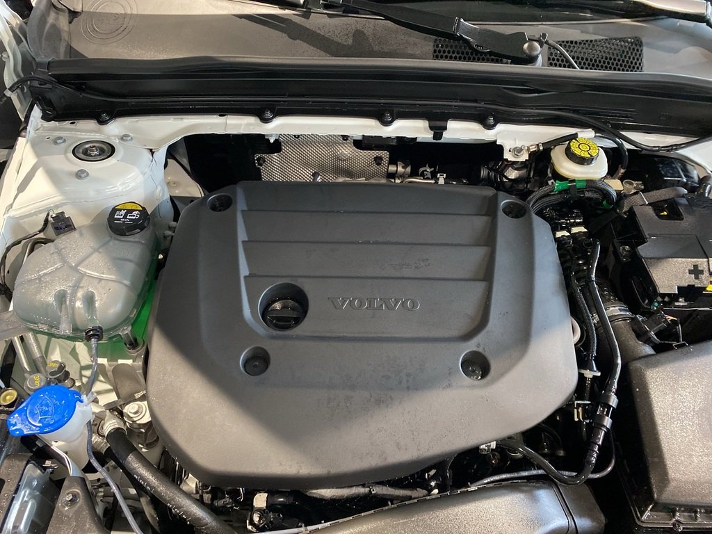 2025 Volvo XC40 B5 AWD Core Bright Theme-23