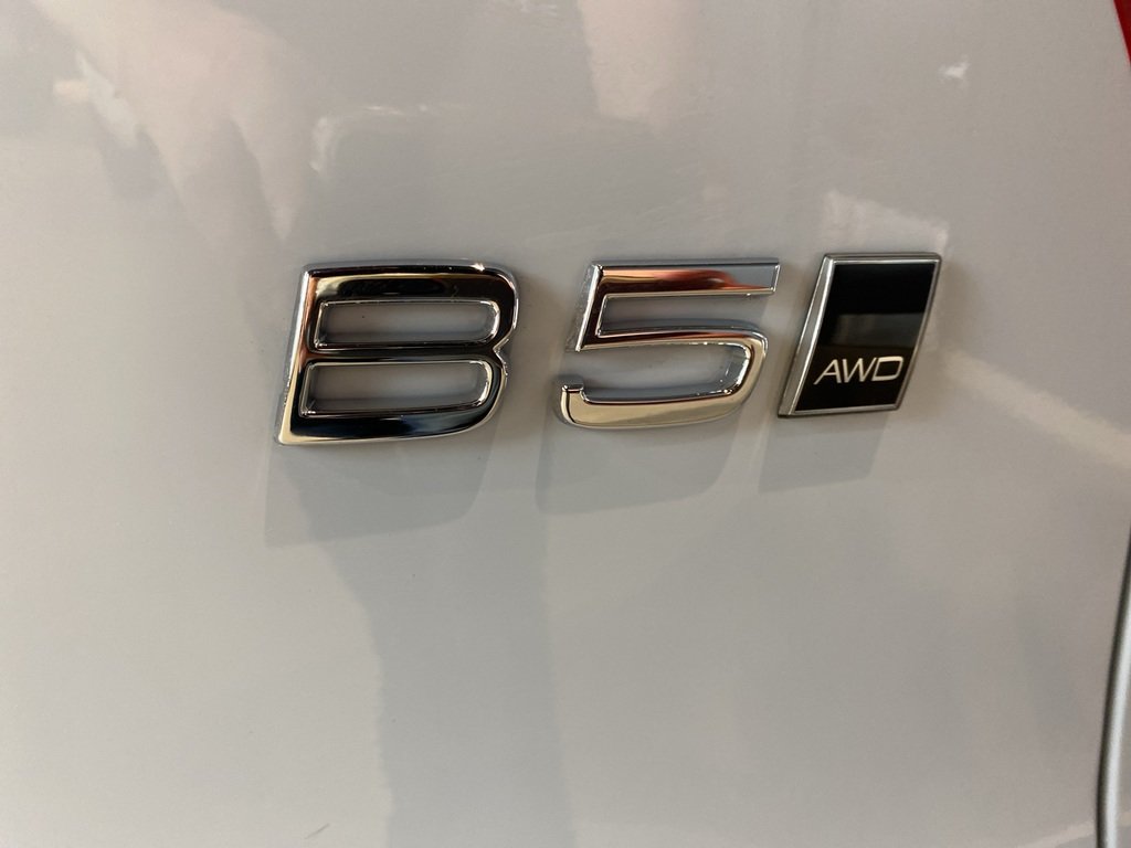 2025 Volvo XC40 B5 AWD Core Bright Theme-25