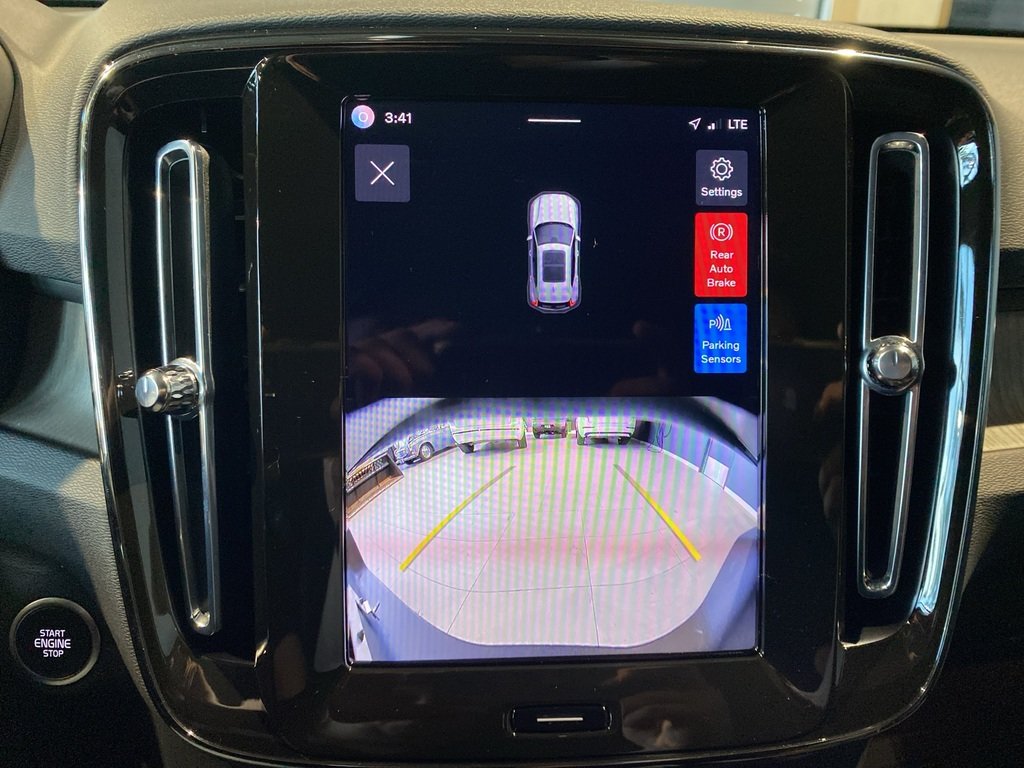 2025 Volvo XC40 B5 AWD Core Bright Theme-16
