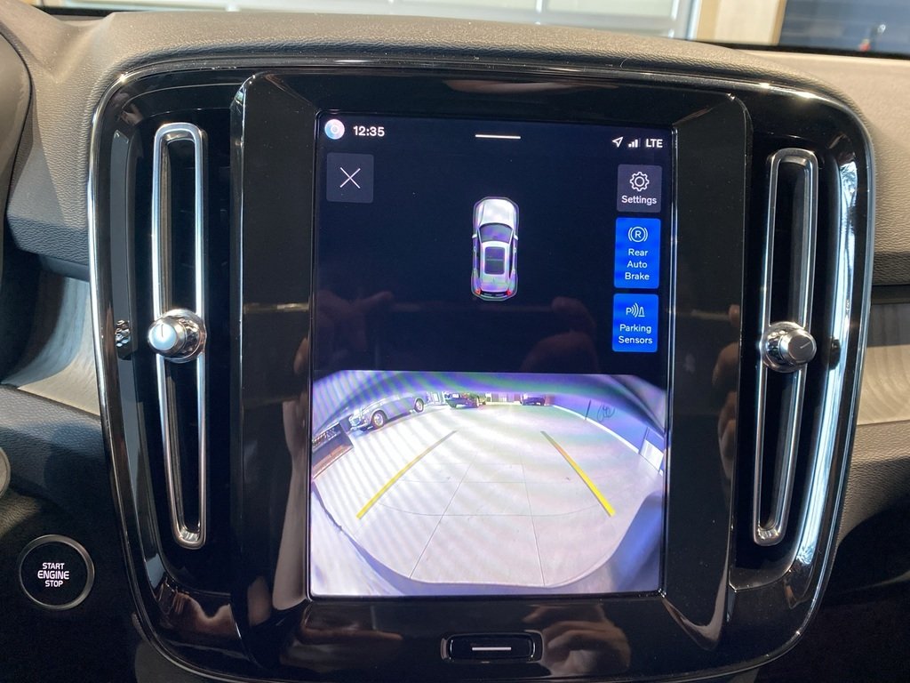 2025 Volvo XC40 B5 AWD Core Bright Theme-14