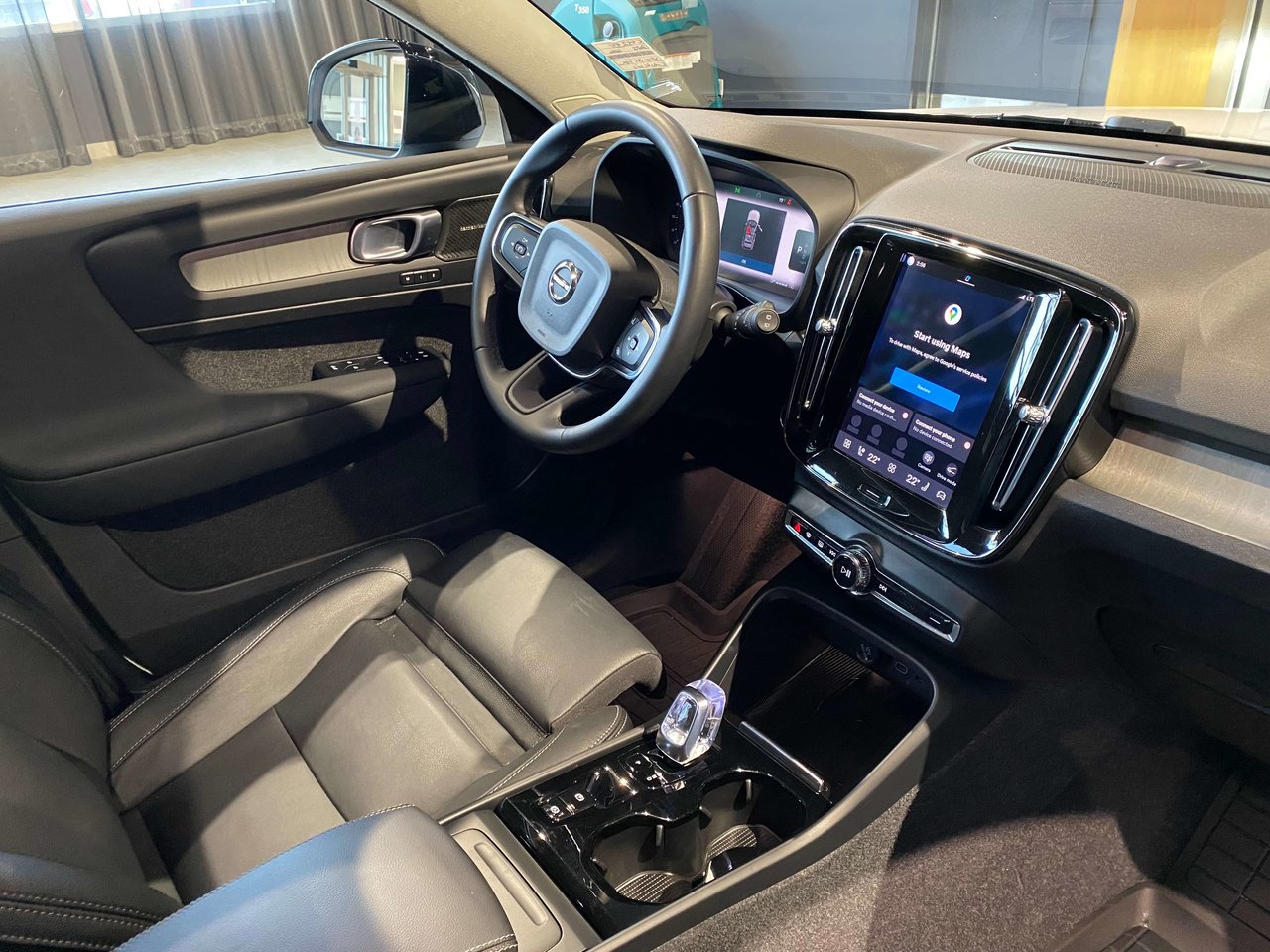 2025 Volvo XC40 B5 AWD Ultra Dark Theme-23