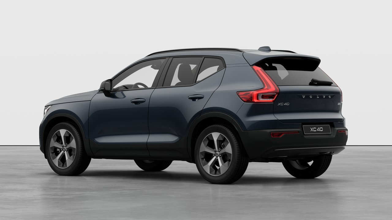 2026 Volvo XC40 Plus Dark Theme-1