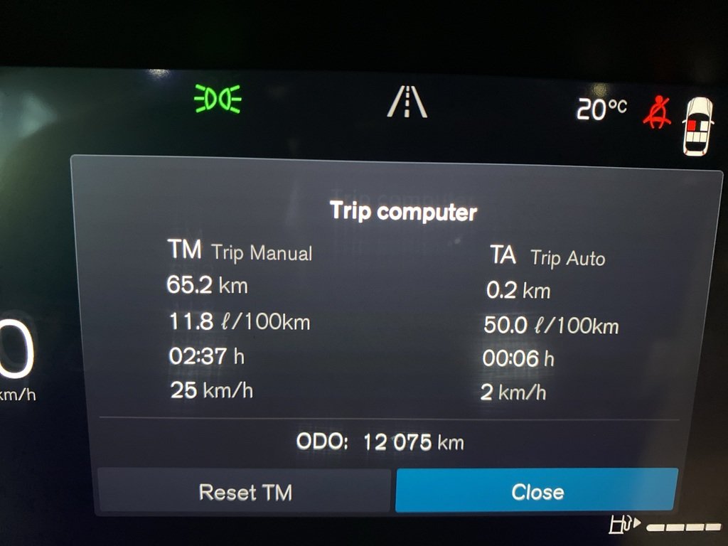 2026 Volvo XC40 B5 AWD Plus Dark Theme-16