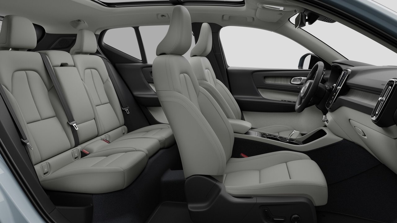 2026 Volvo XC40 Ultra (Dark Theme)-12
