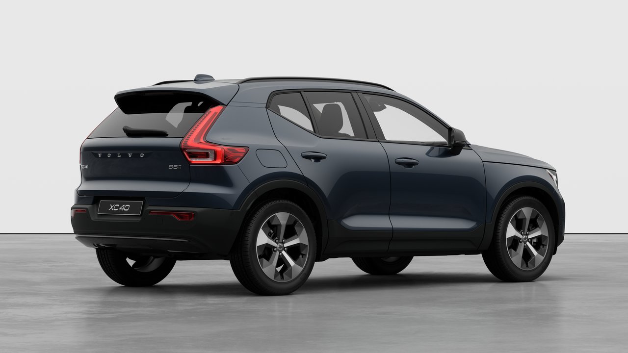 2026 Volvo XC40 Plus (Dark Theme)-3
