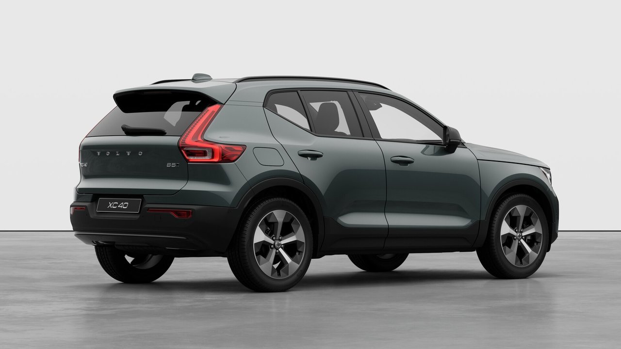 2026 Volvo XC40 Plus (Dark Theme)-3
