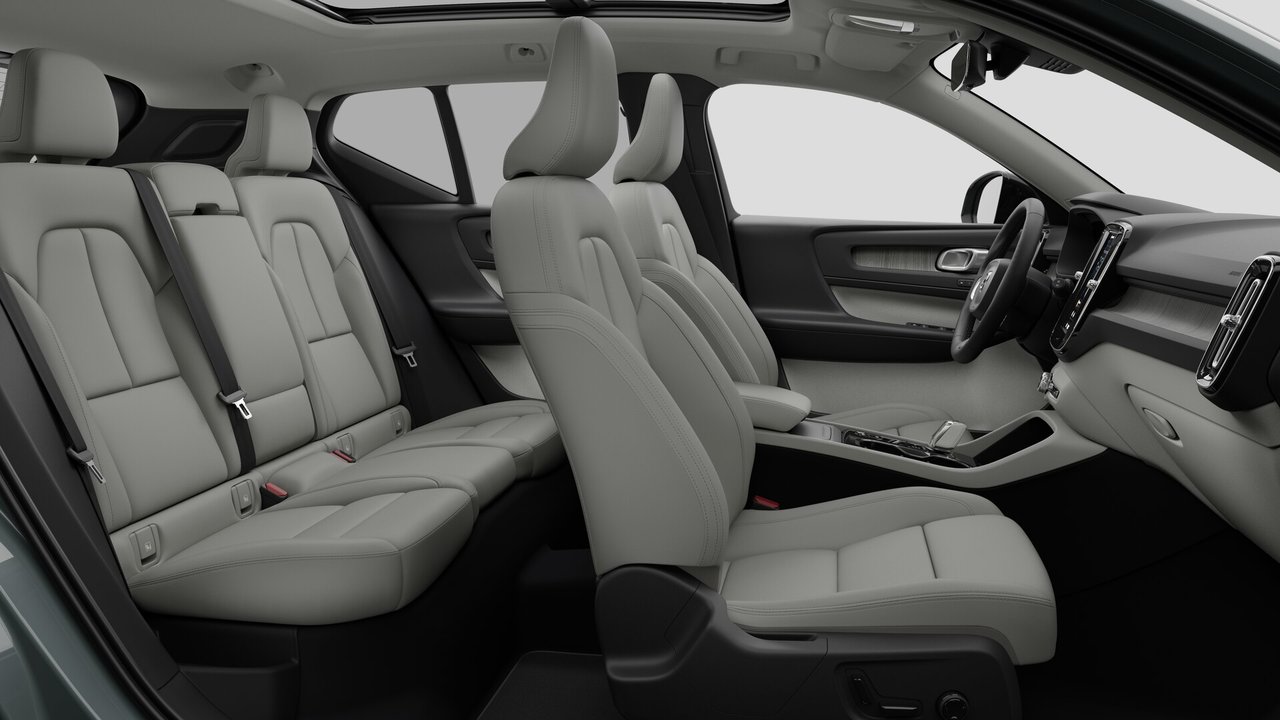 2026 Volvo XC40 Plus (Dark Theme)-12