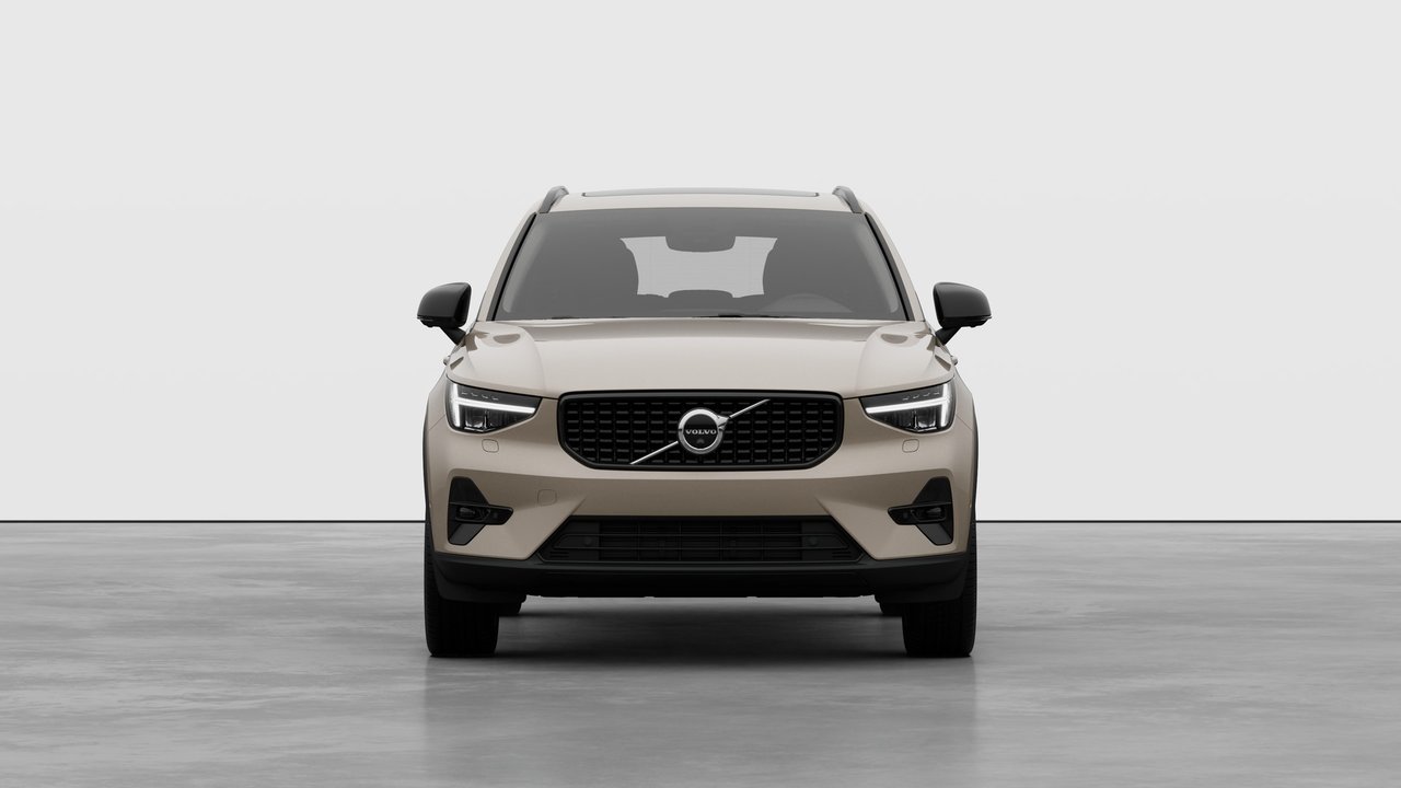 2026 Volvo XC40 Plus Dark Theme-4