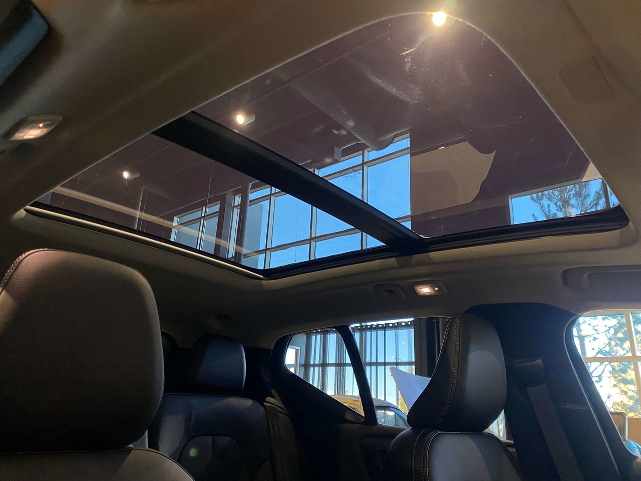 2026 Volvo XC40 B5 AWD Plus Dark Theme-24
