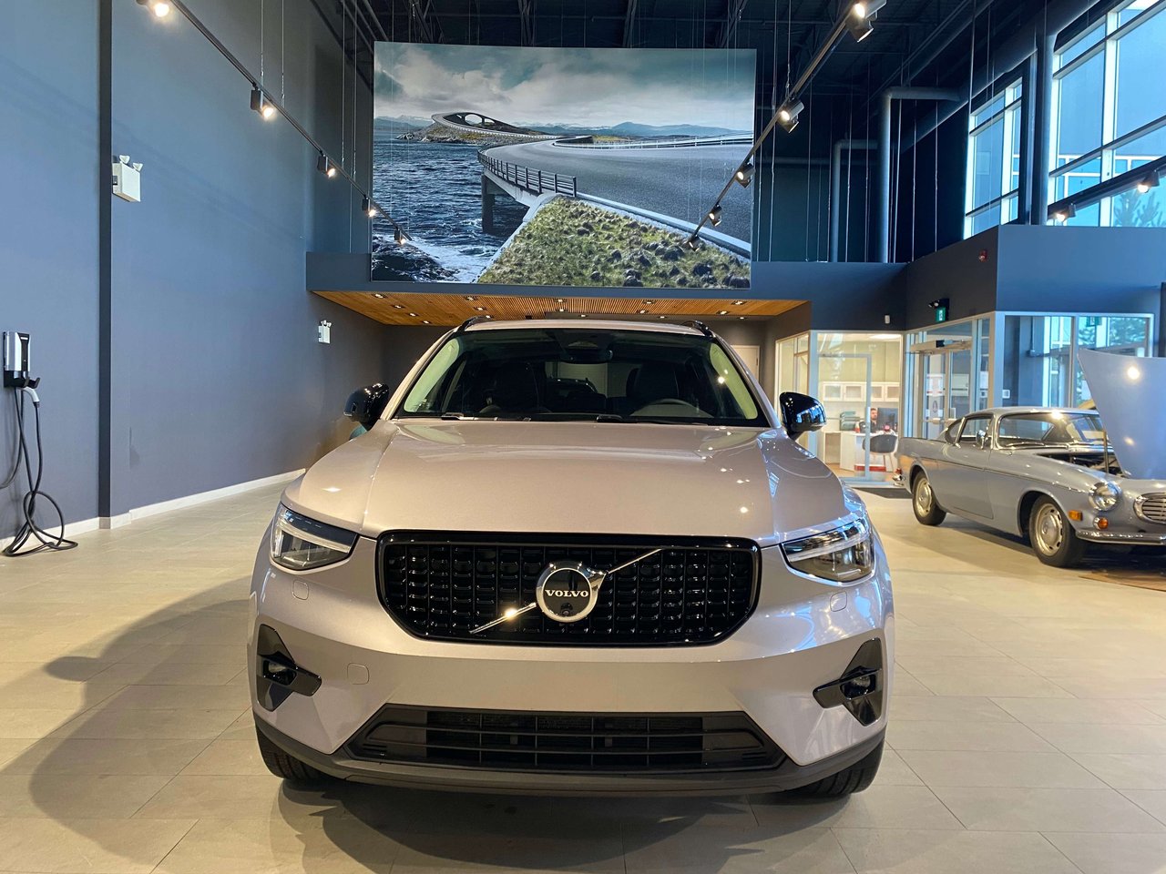 2026 Volvo XC40 B5 AWD Plus Dark Theme-7