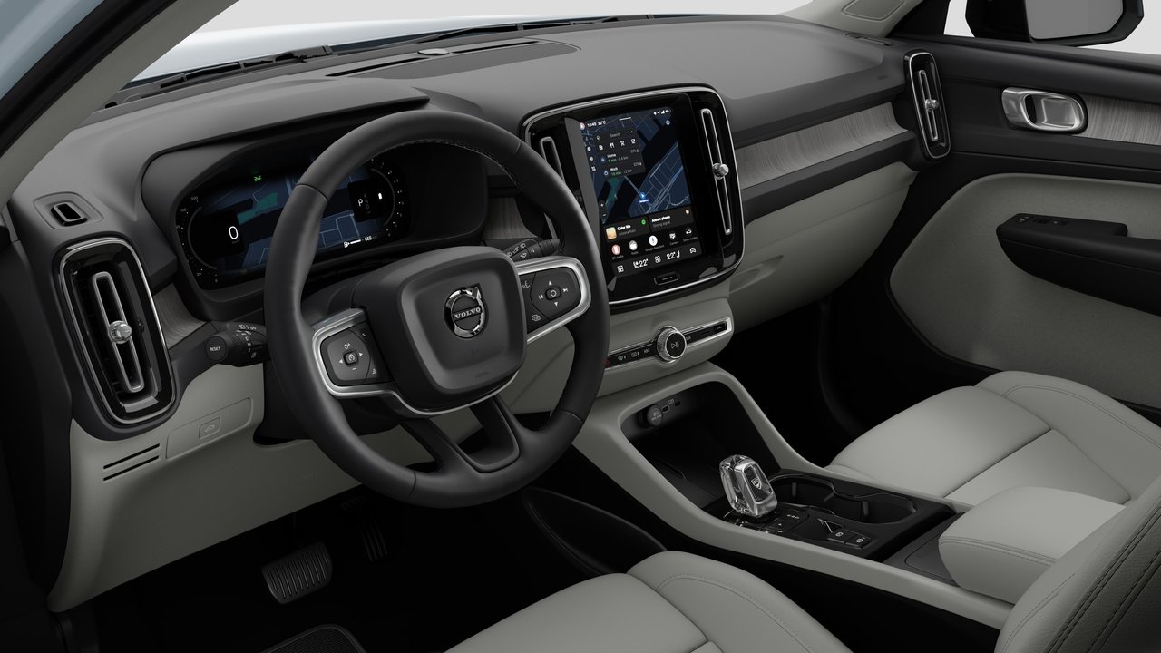 2026 Volvo XC40 Plus (Dark Theme)-9
