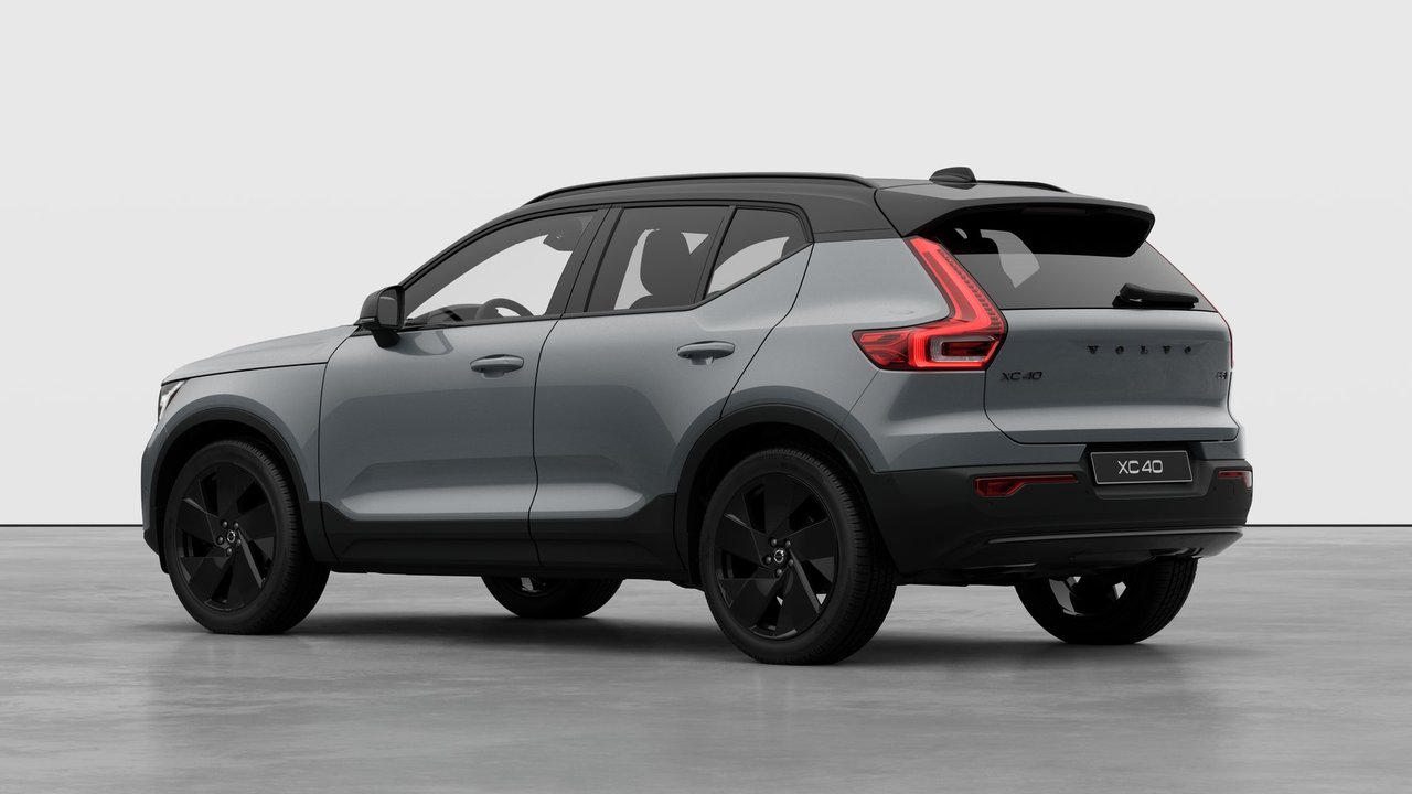 2026 Volvo XC40 Ultra Black Edition-1