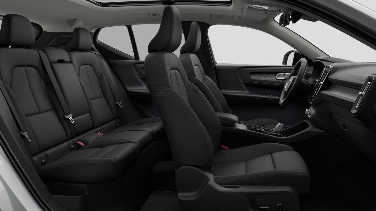 2026 Volvo XC40 Ultra Dark Theme-12