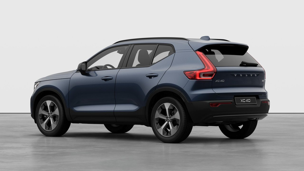 2026 Volvo XC40 Plus Dark Theme-1