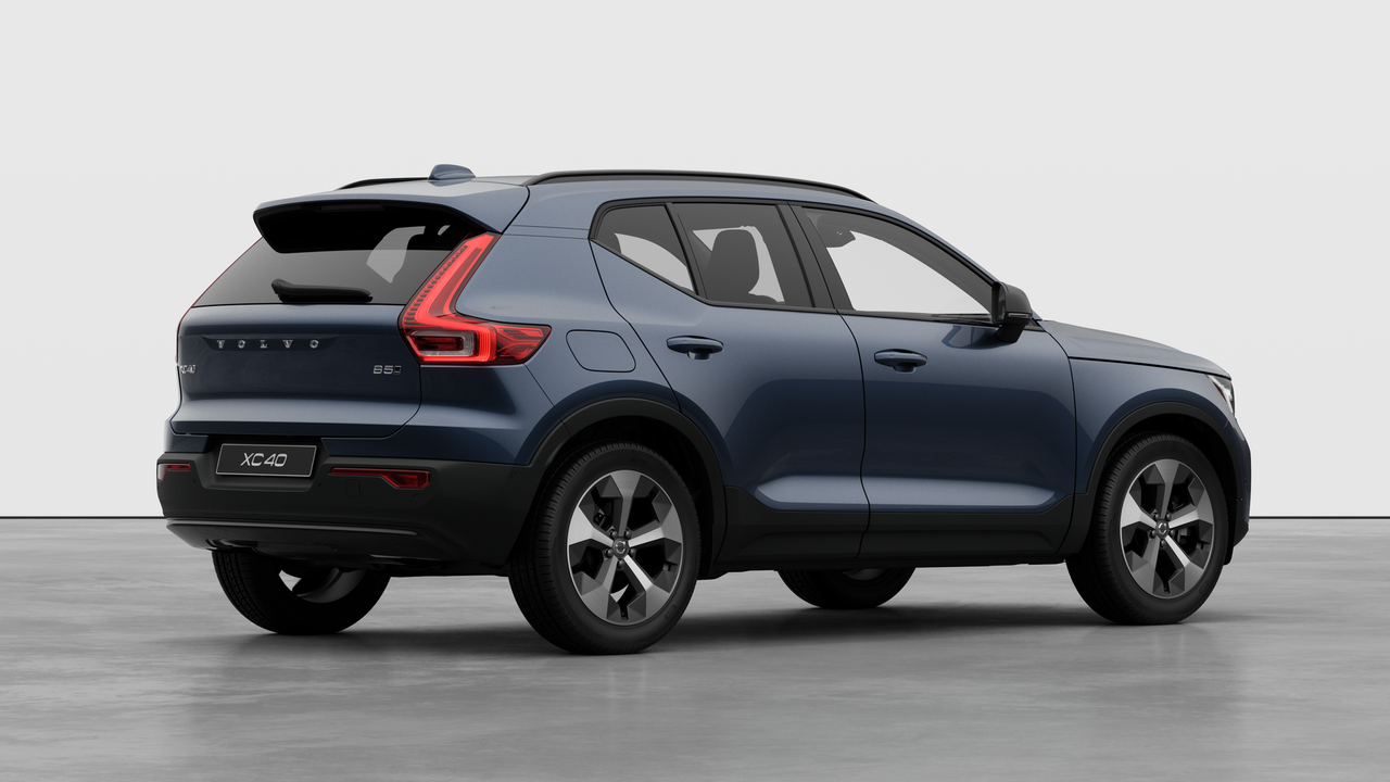 2026 Volvo XC40 Plus Dark Theme-3