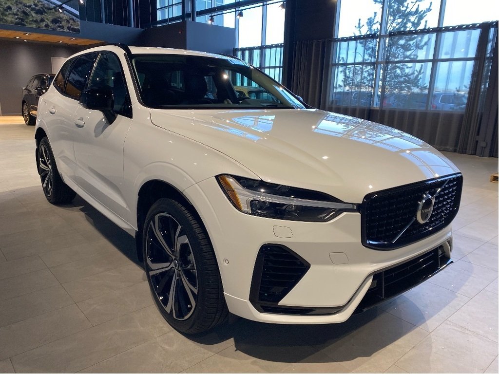 2025 Volvo XC60 Plug-In Hybrid T8 AWD Ultra Dark Theme-6